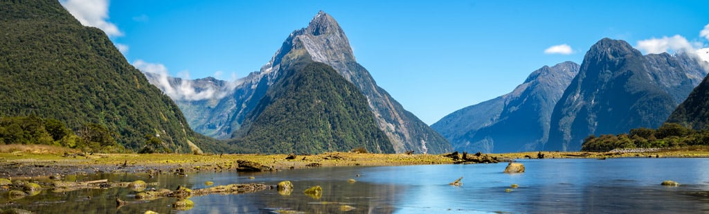 milford sound new zealand