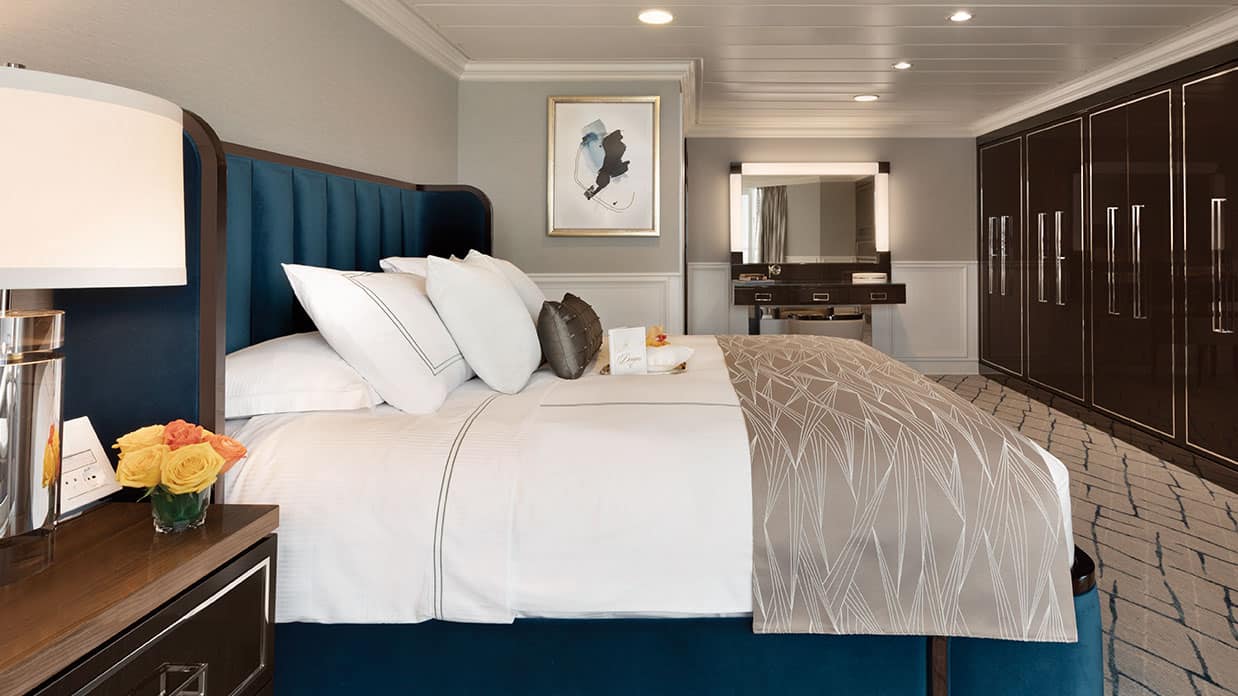 nautica's Owner's Suite Bedroom