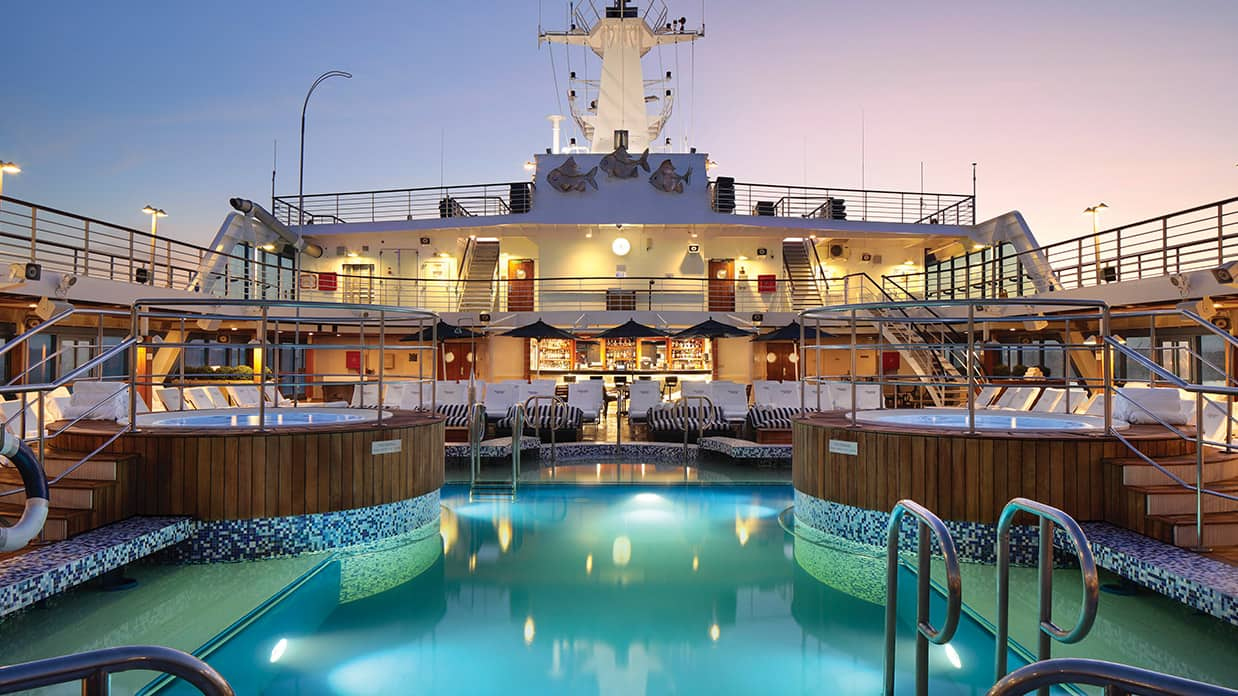 Pool Deck Nautica Oceania Cruises